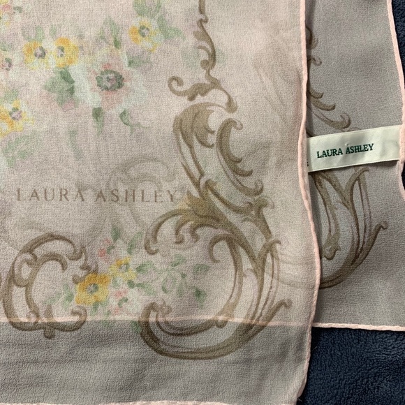 Scarf - Picture 4 of 6